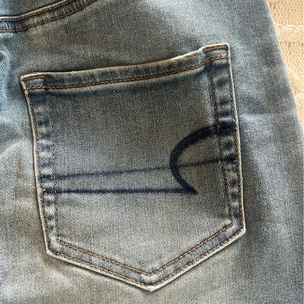 American Eagle Outfitters Denim Distressed Mini Skirt Women’s size 0 - Picture 5 of 12